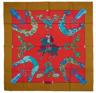 Zoé Pauwels, Foulard in seta d'arancio con bordo ocra