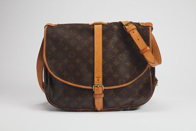 Borsa Saumur, tela monogram con tracolla e dettagli in metallo dorato, 1994