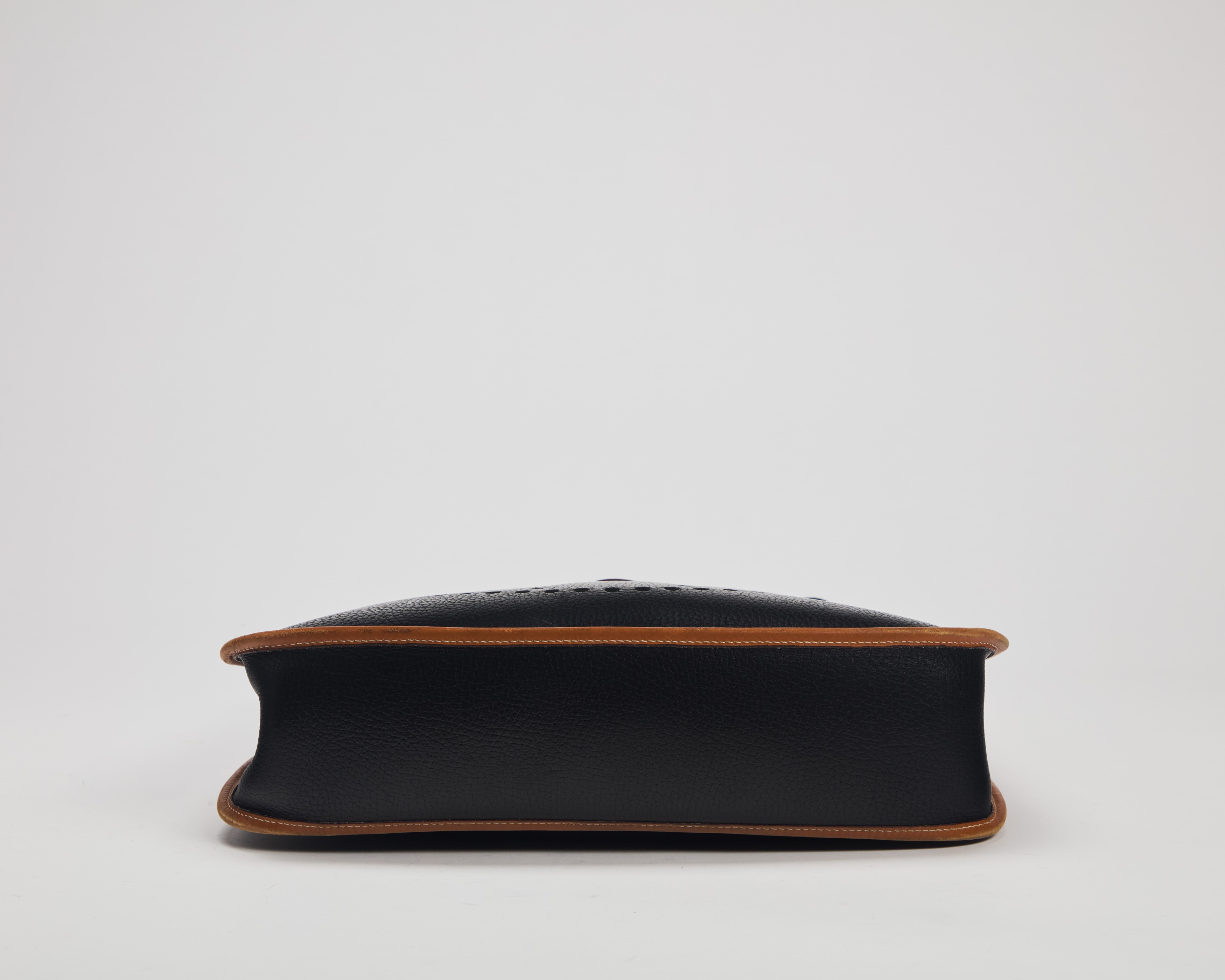 Hermès - Borsa Evelyne, pelle togo nera con profili nocciola, 1989