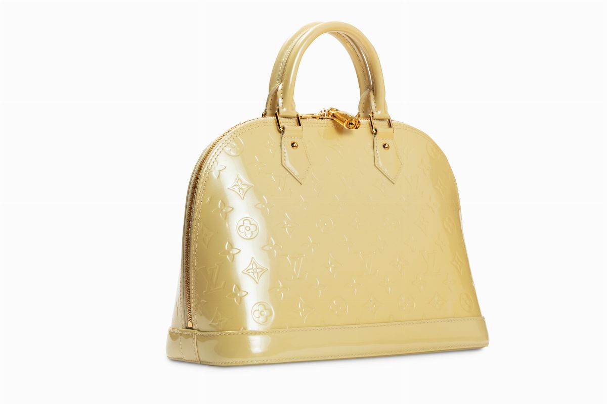 Louis Vuitton Alma Handbag 368162
