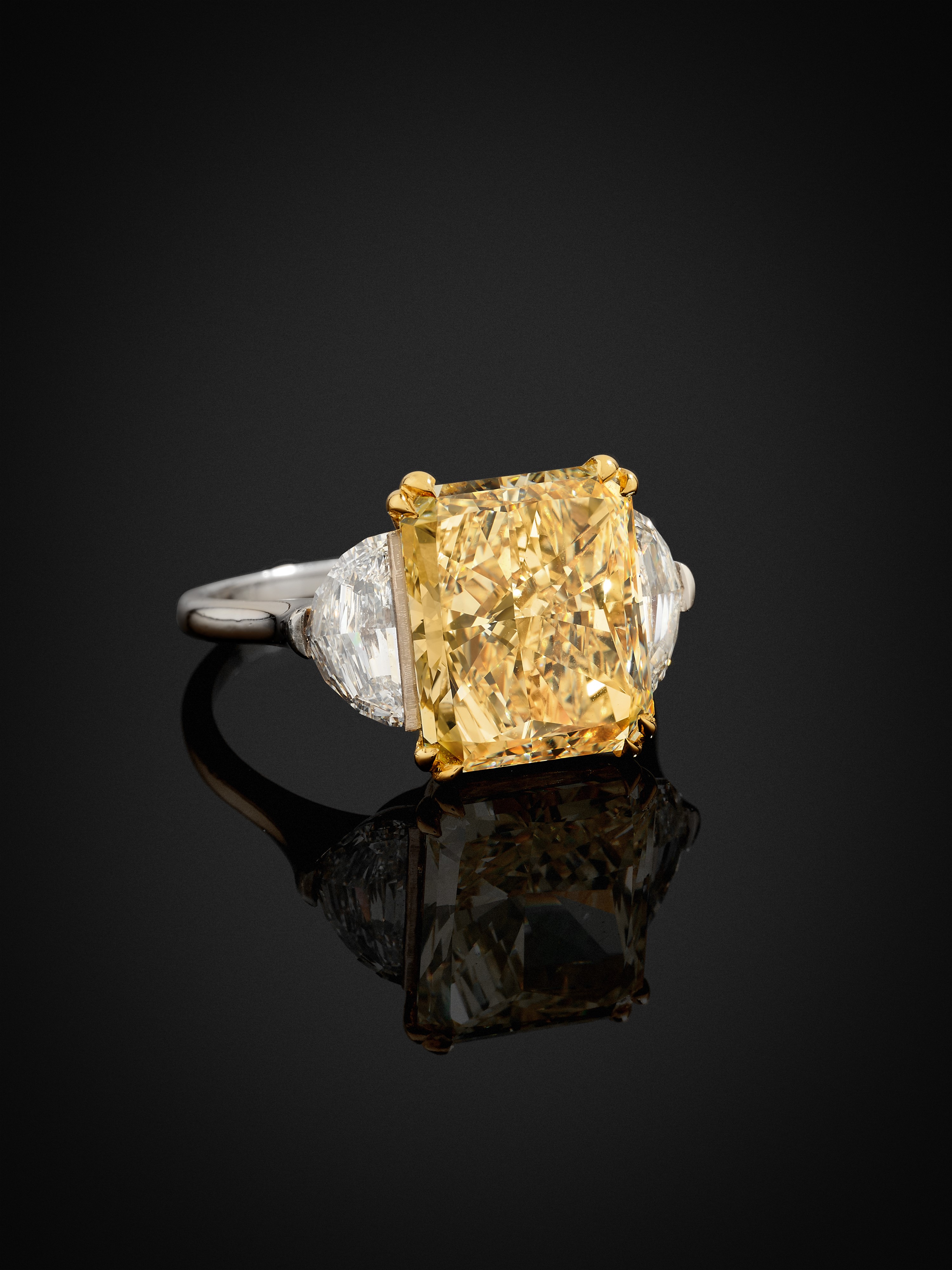 Anello con Diamante Fancy
