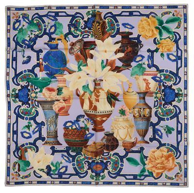 Foulard in seta con motivo Vasi greci su fondo azzurro