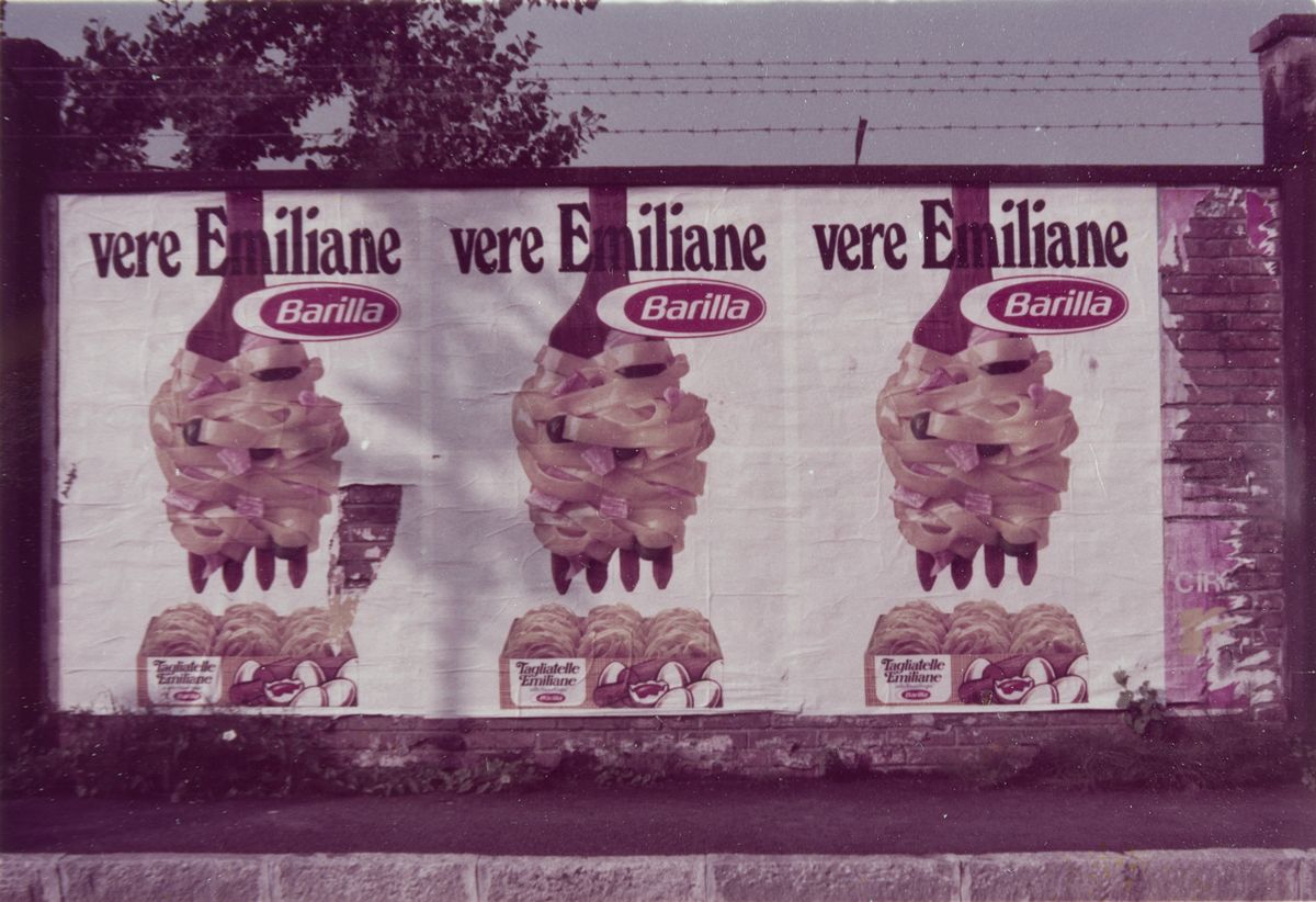 Luigi Ghirri - Modena dalla serie 'KM 0,250', 1973, 33 stampe cromogeniche vintage