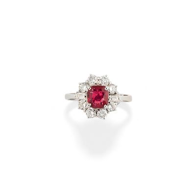Anello con Rubino
