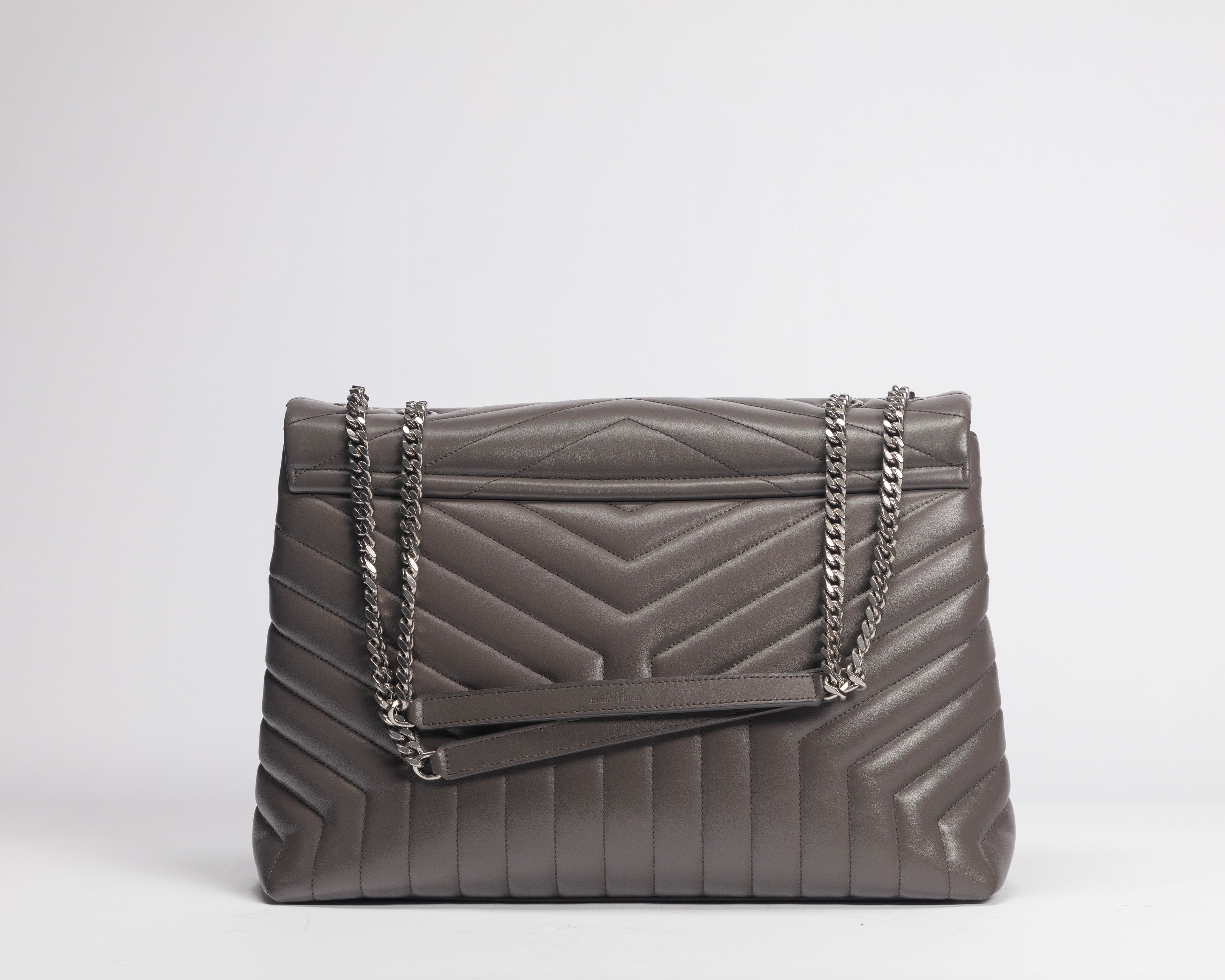 Yves Saint Laurent - Borsa Loulou in pelle grigia con tracolla a catena