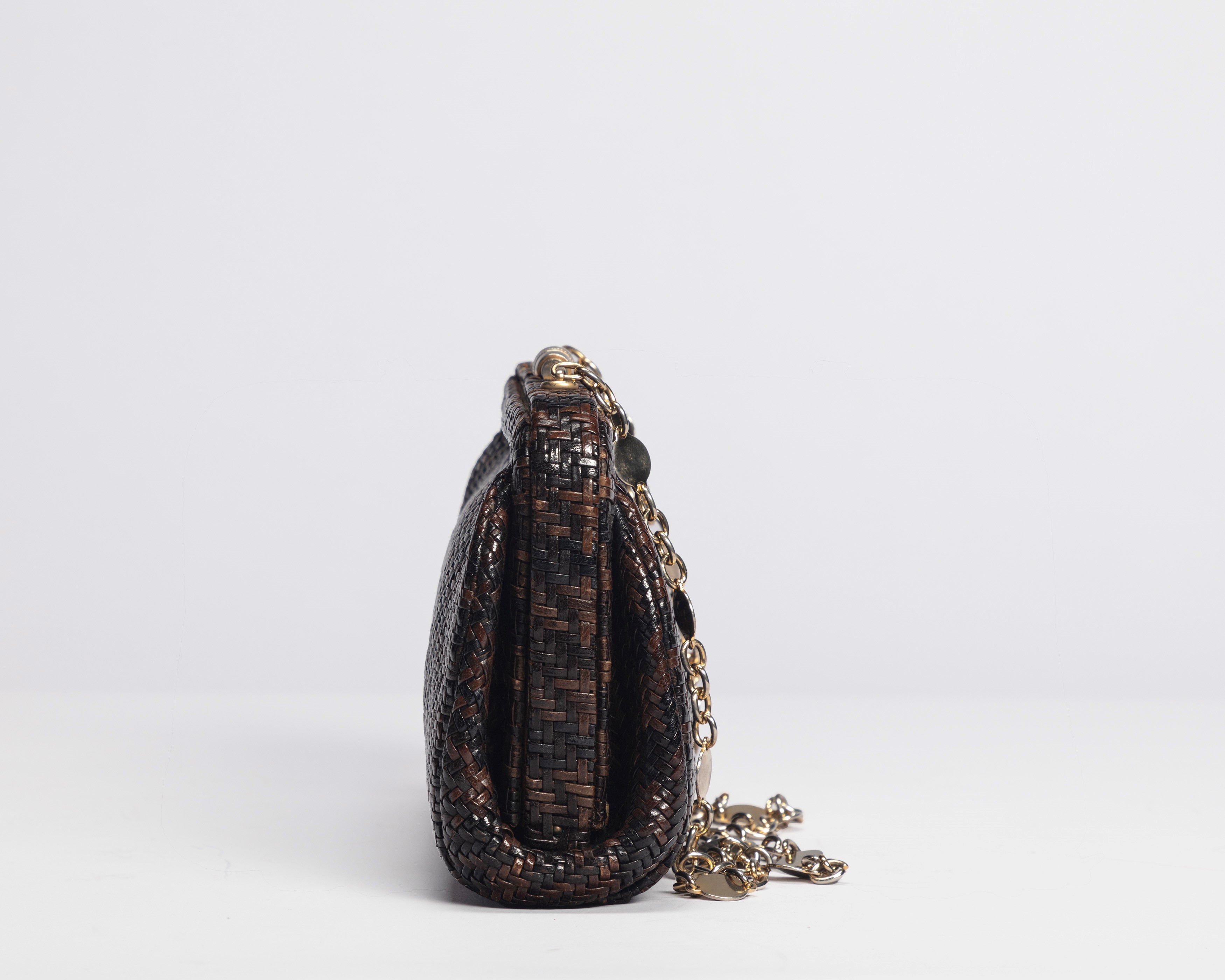 Roberta di Camerino - Borsa in pelle intrecciata, tracolla a catena in metallo dorato