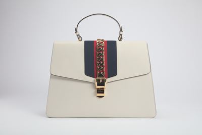 Borsa Sylvie, pelle color panna con dettagli in metallo dorato