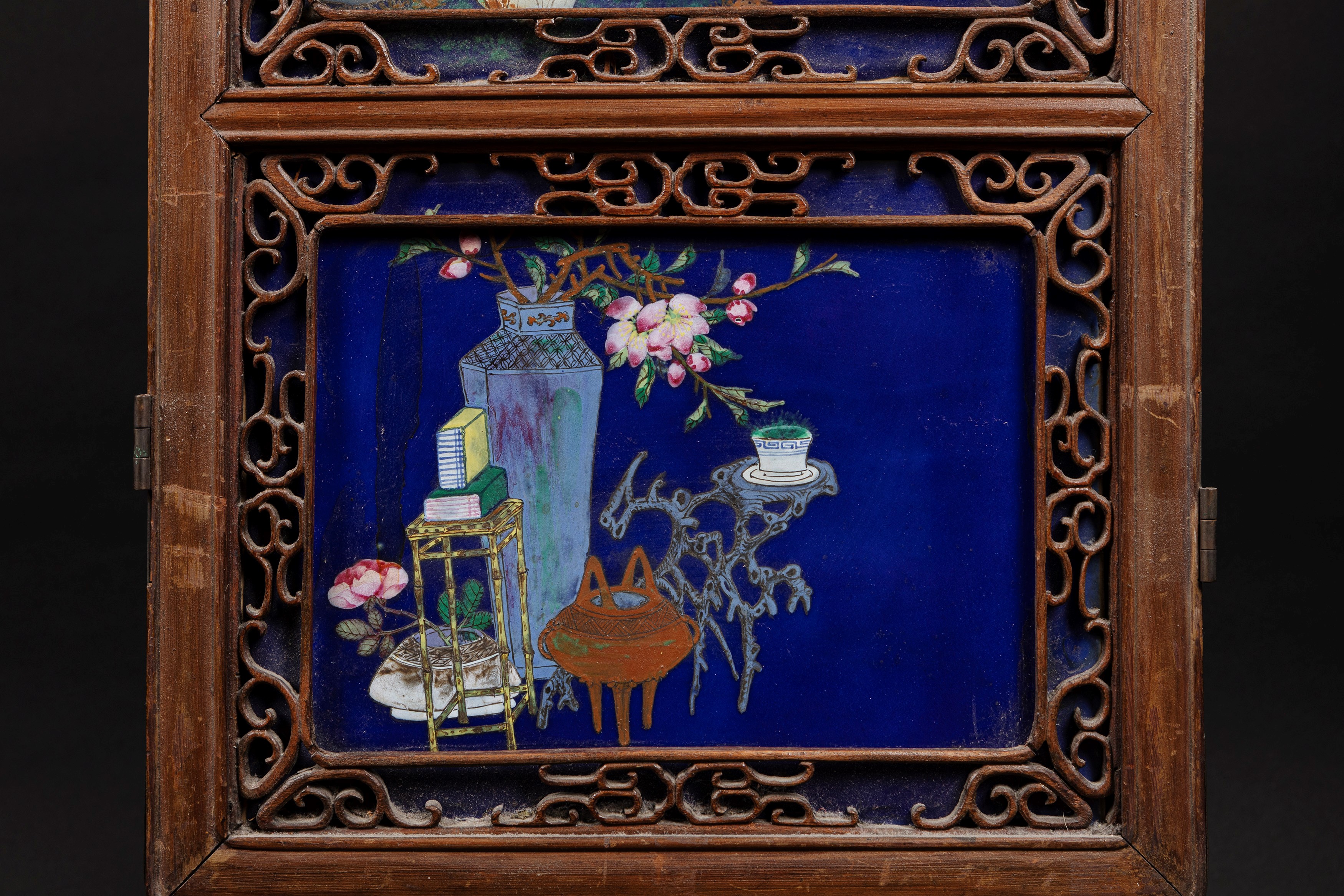 Coppia di Panneli in legno con placche in porcellana "Qianjiang"