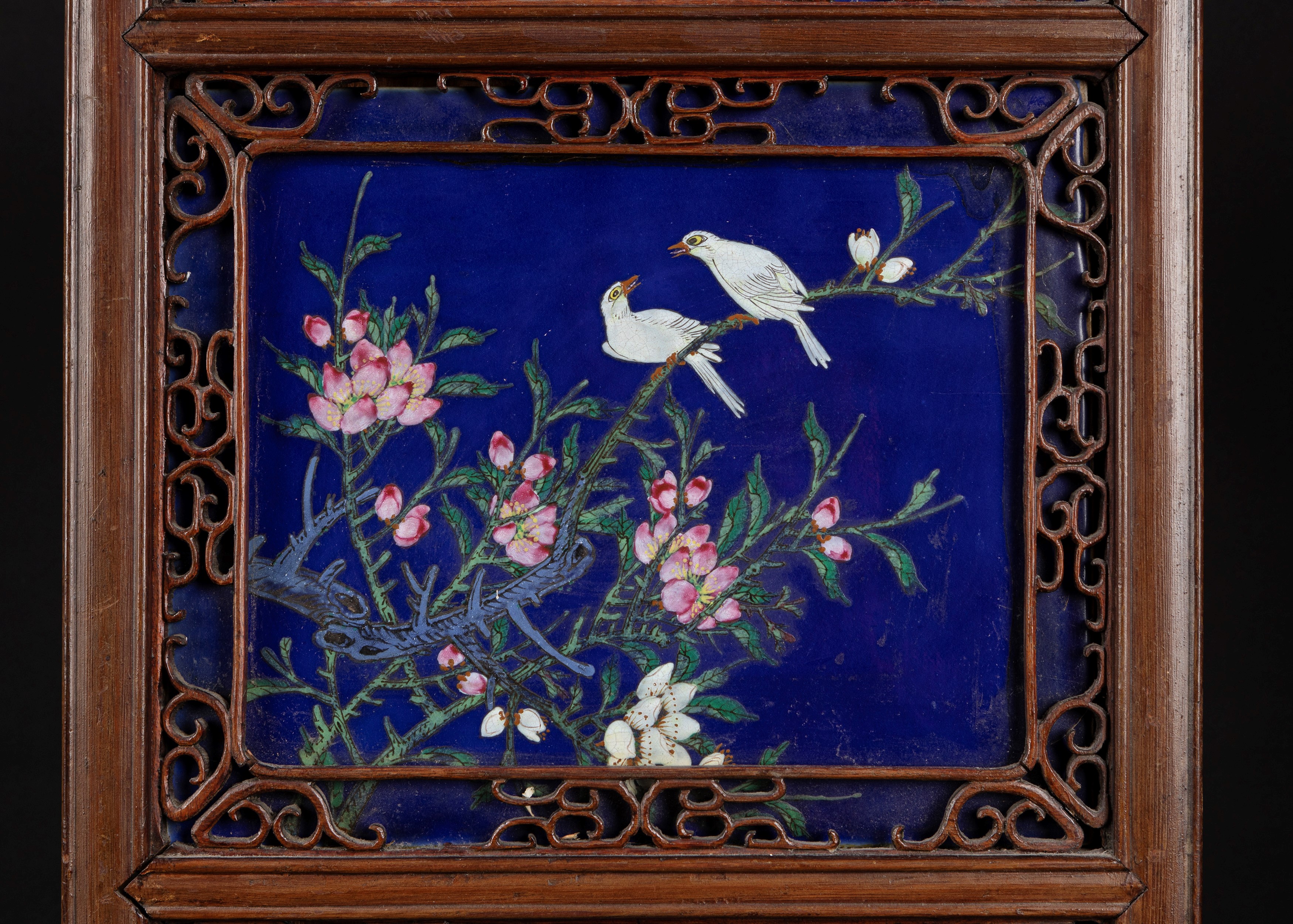 Coppia di Panneli in legno con placche in porcellana "Qianjiang"