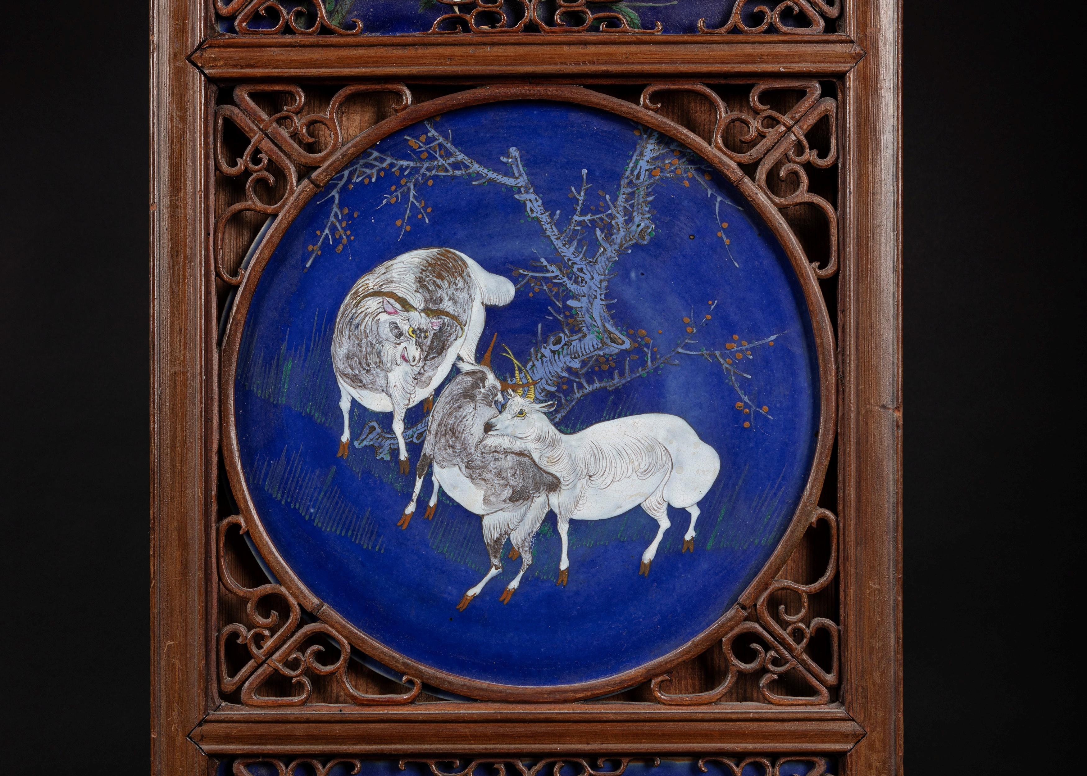 Coppia di Panneli in legno con placche in porcellana "Qianjiang"