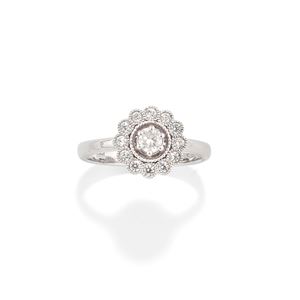 Anello con diamanti