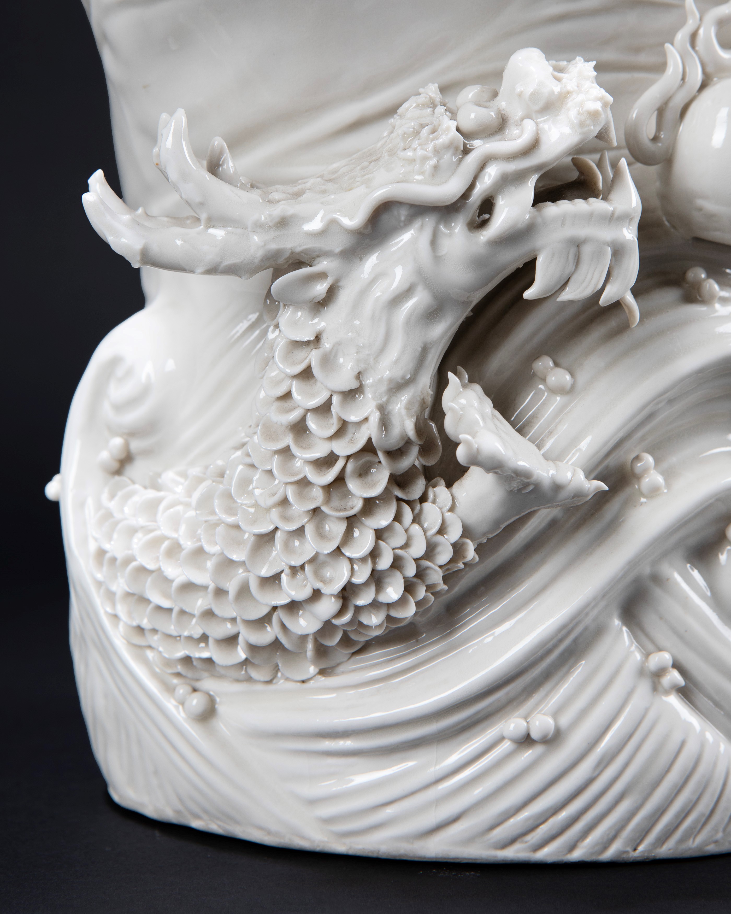 Scultura in porcellana "dehua"