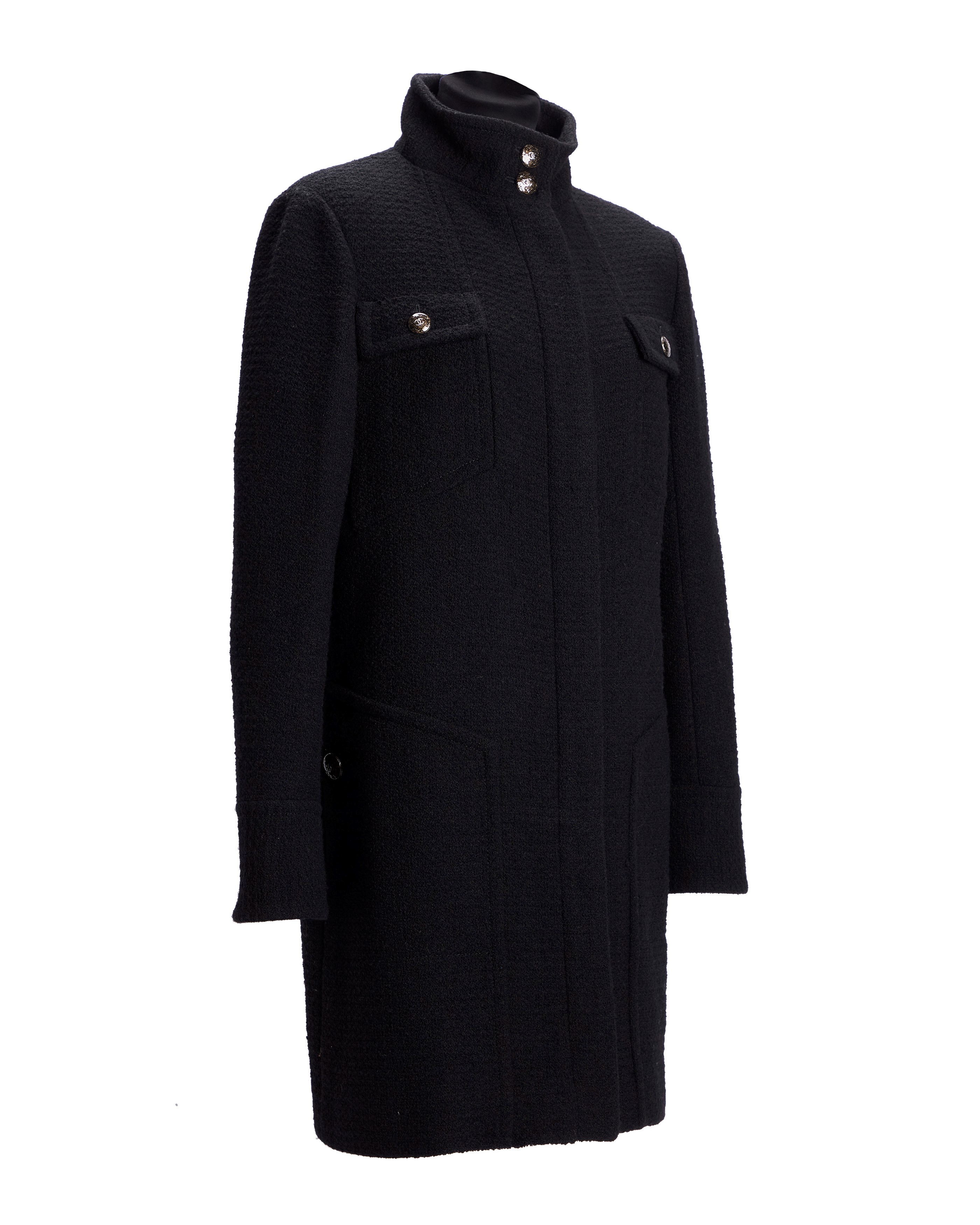 Chanel - Cappotto in lana nera con fodera in seta
