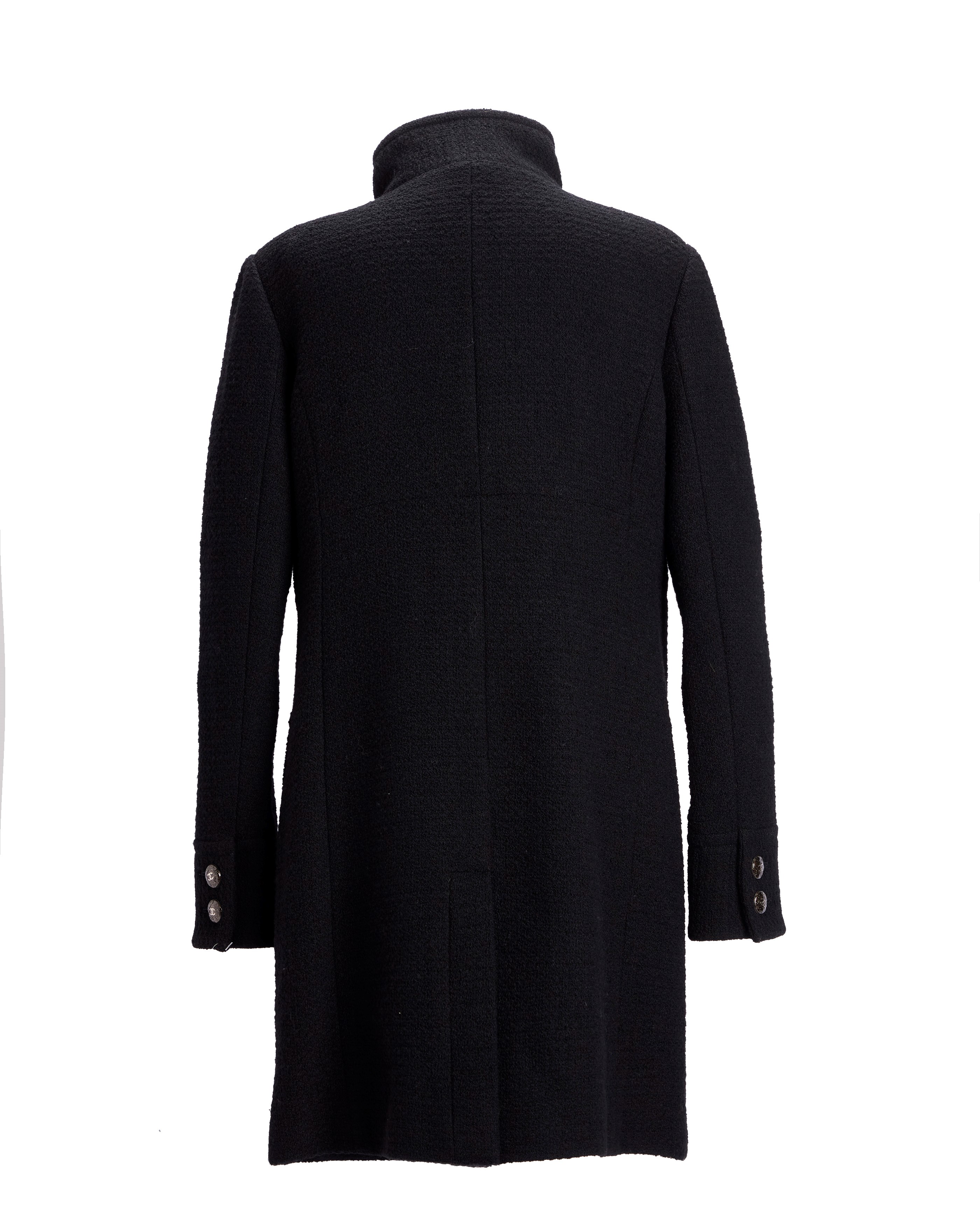 Chanel - Cappotto in lana nera con fodera in seta