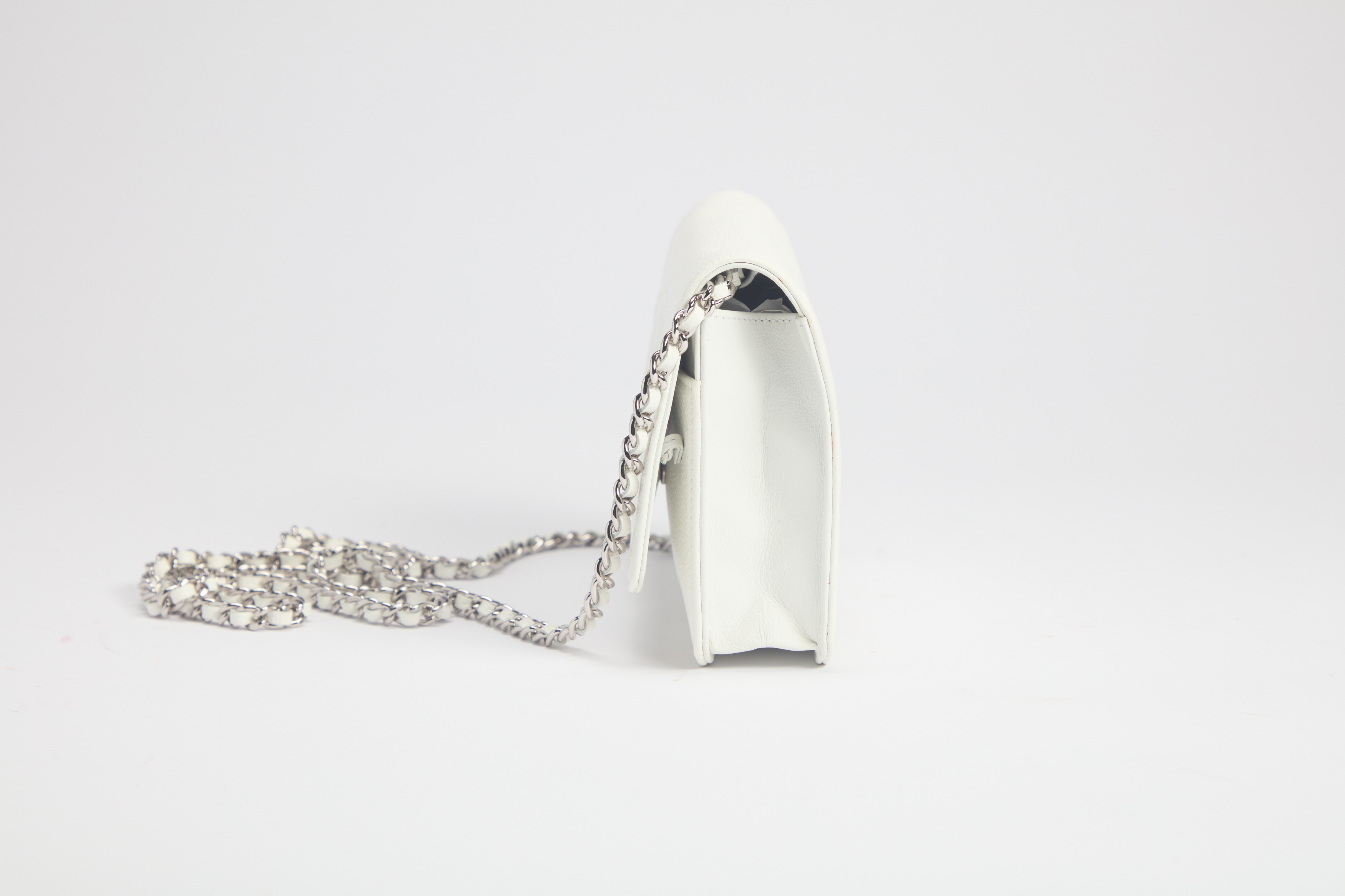 Chanel - Borsa Wallet on Chain in pelle caviar bianca, 2010