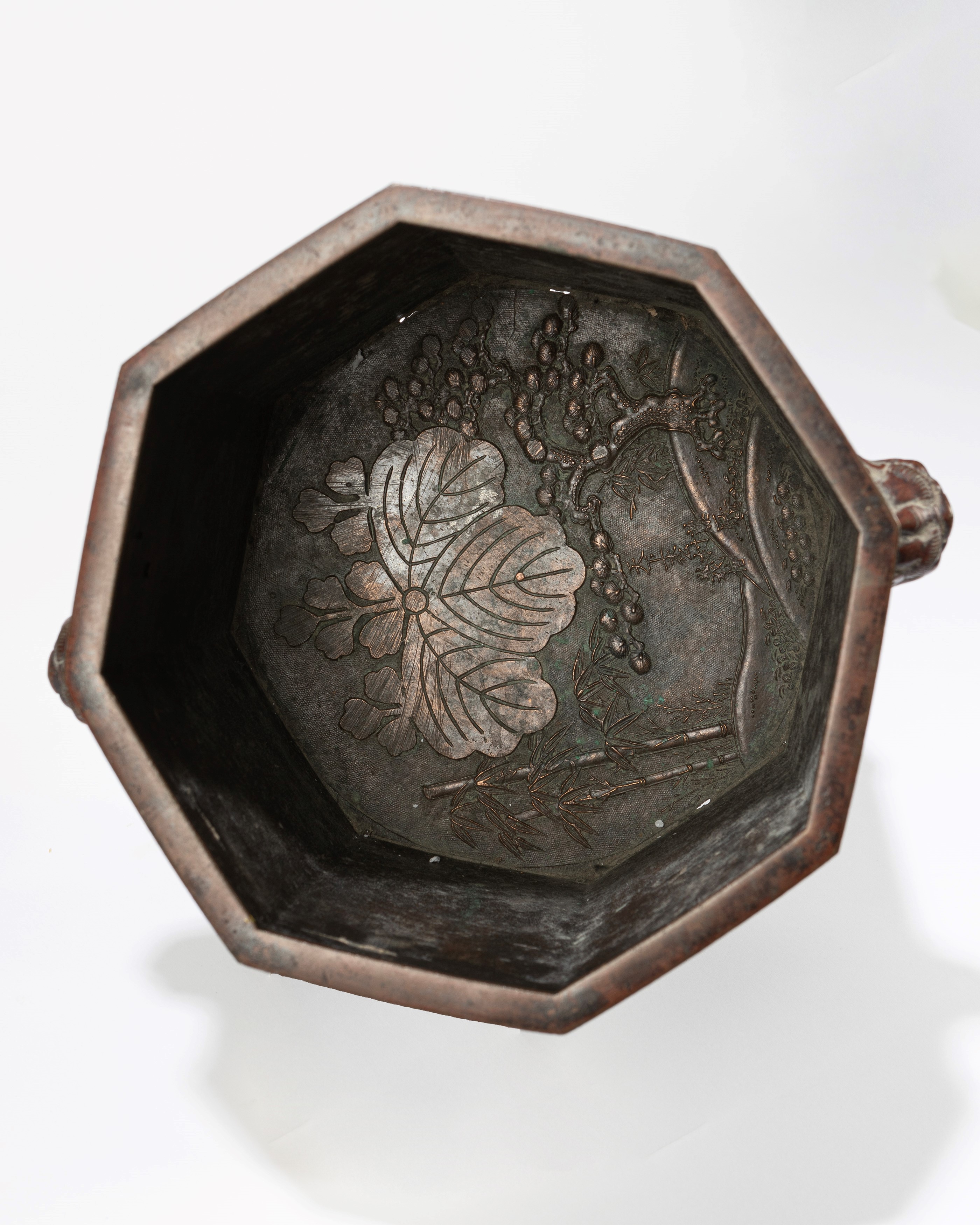 Fukushima Ino, Vaso ottagonale in bronzo cloisonné, Giappone, XIX secolo