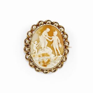 Spilla in oro giallo 18K e cammeo