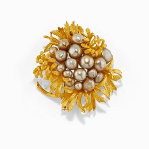 Spilla in oro giallo 18K e perle