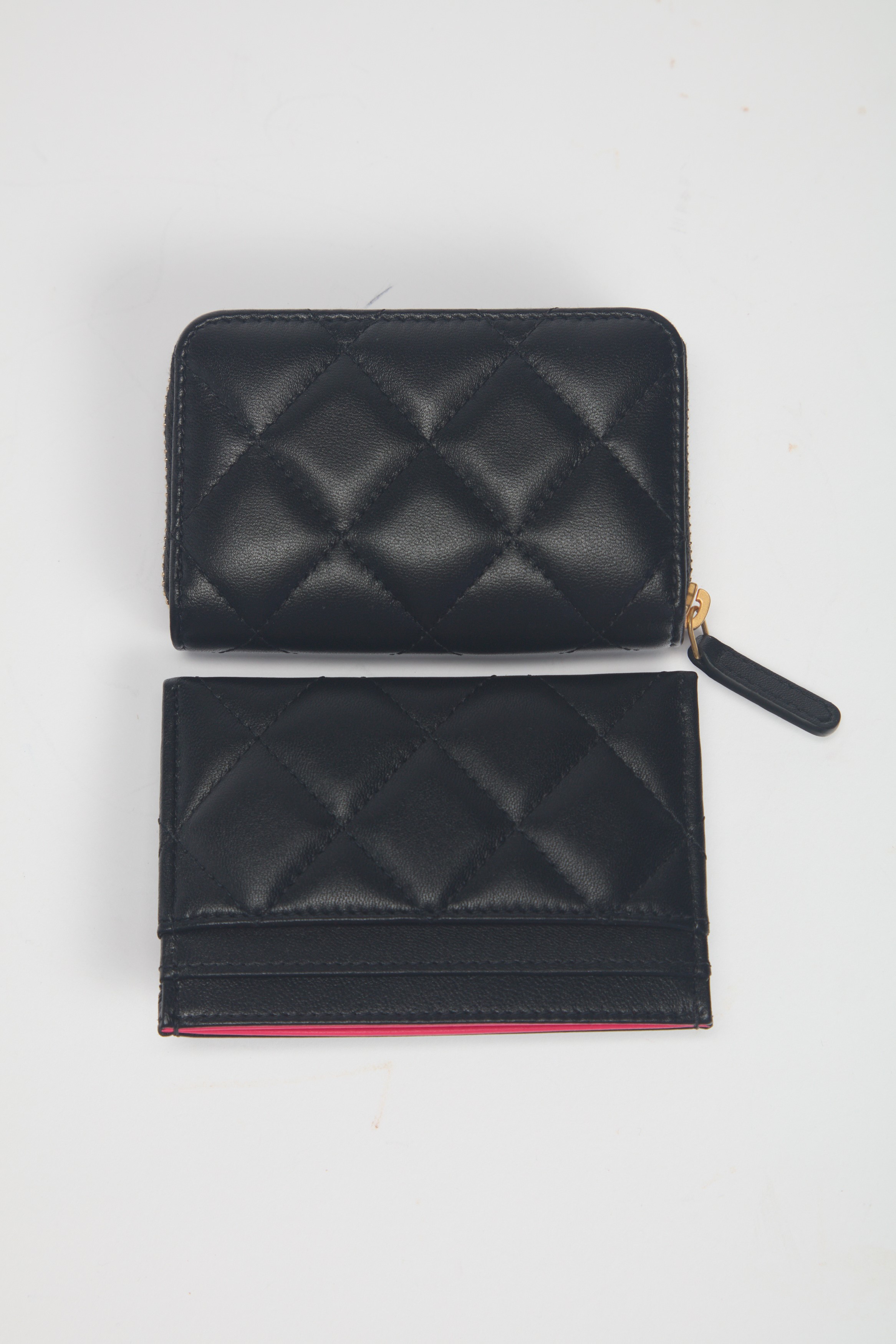 Lotto composto da un portamonete e un portacarta