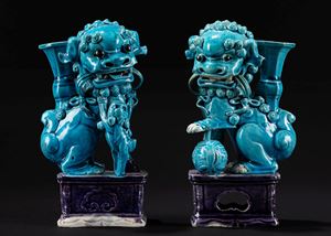 Coppia di cani di Pho in porcellana invetriata turchese e melanzana