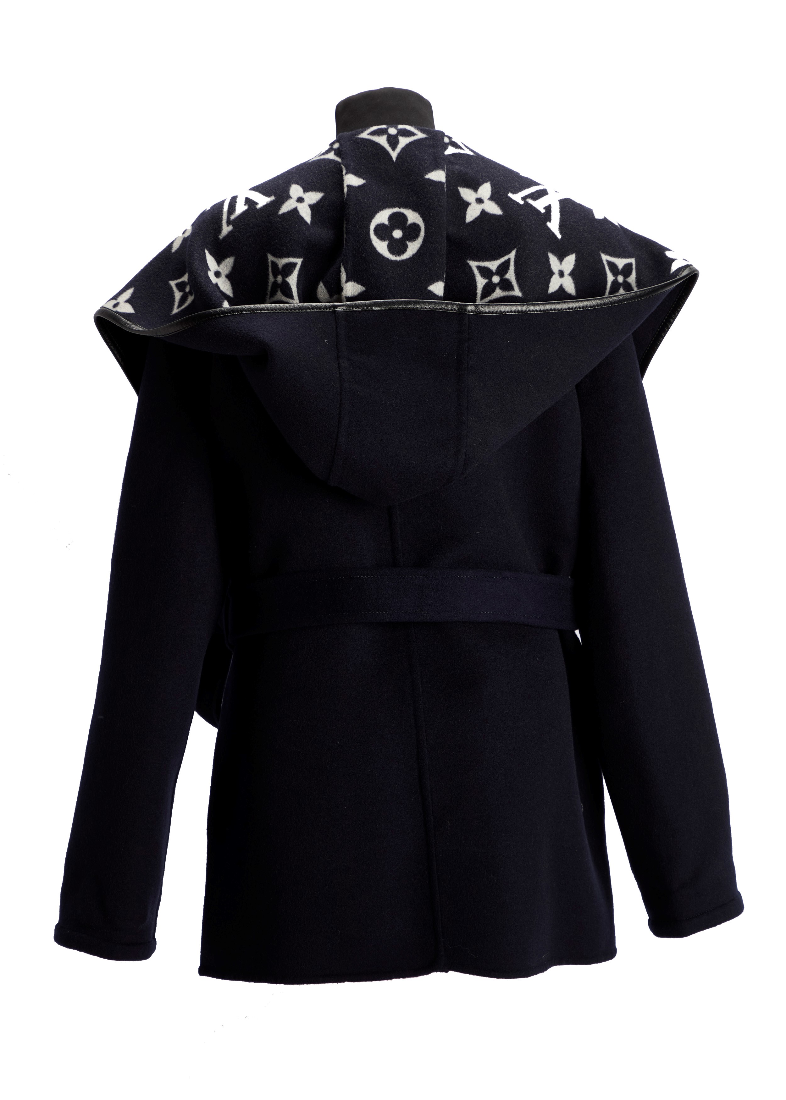 Louis Vuitton - Giacca con cappuccio in lana blu notte, dettagli in pelle nera