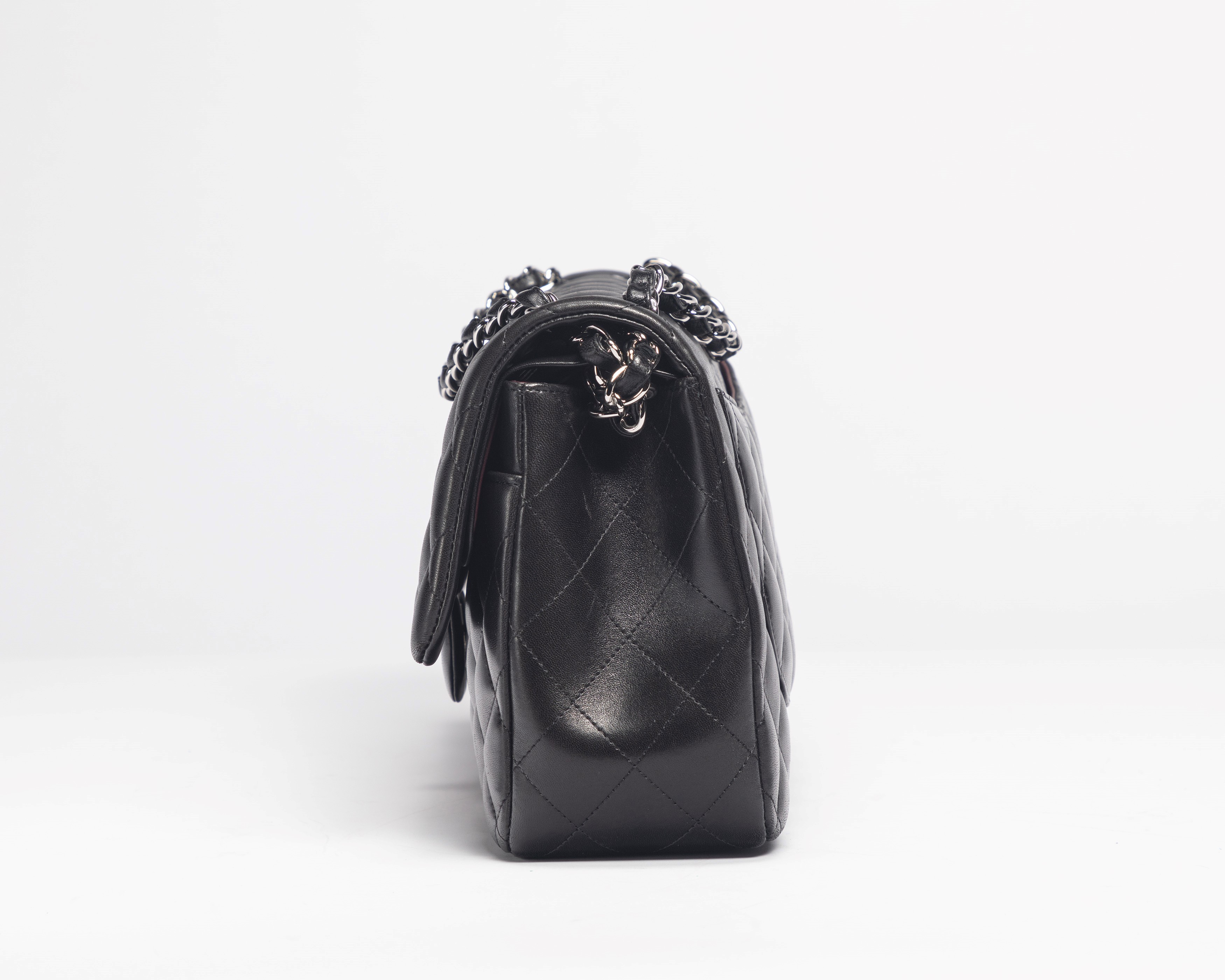 Chanel - Borsa Jumbo, in pelle matelassé nera con tracolla a catena