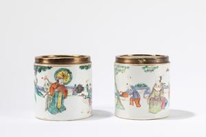 Coppia di scatole in porcellana