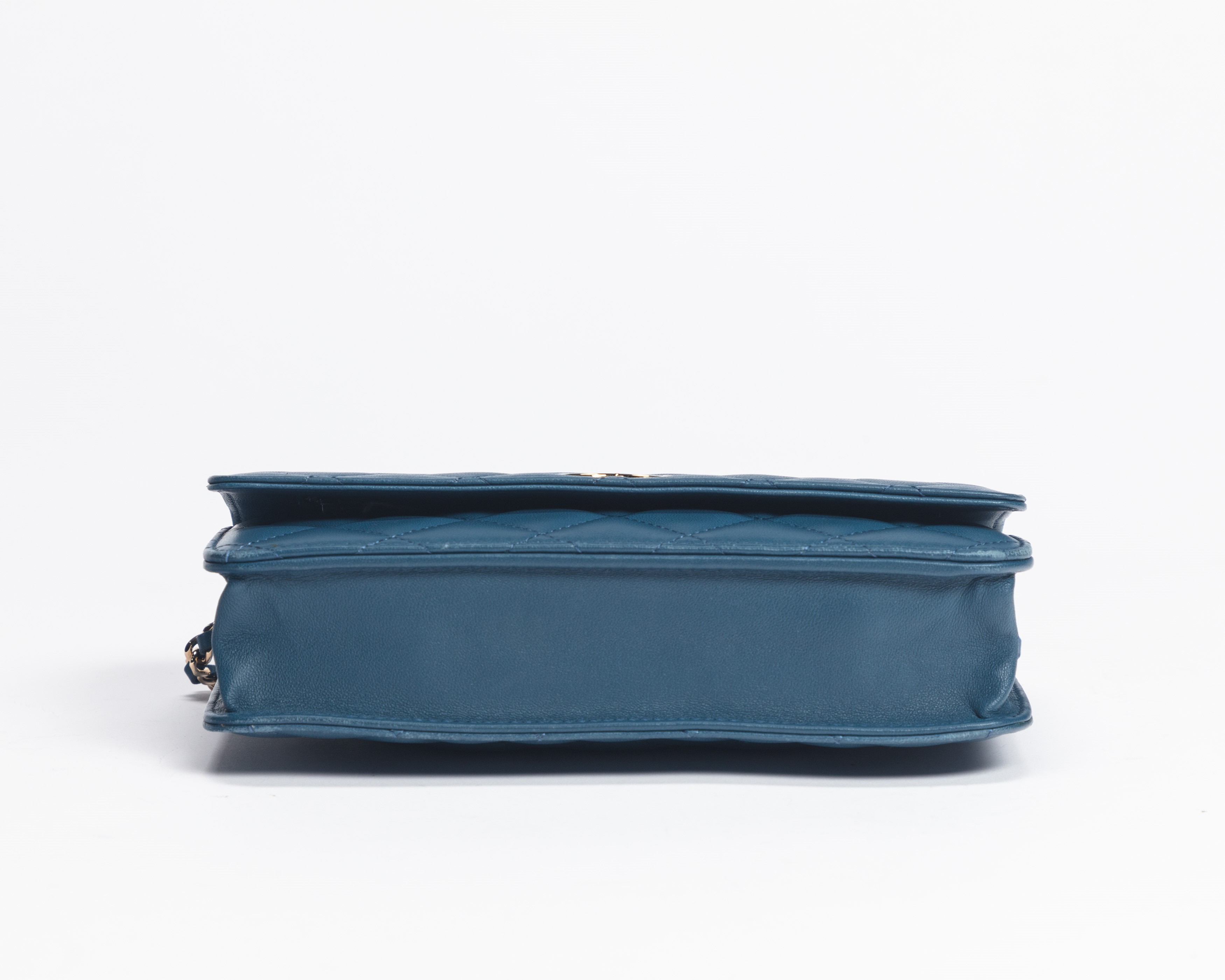 Chanel - Borsa Emoticon Wallet on Chain, pelle matelassé blu ottanio, 2016
