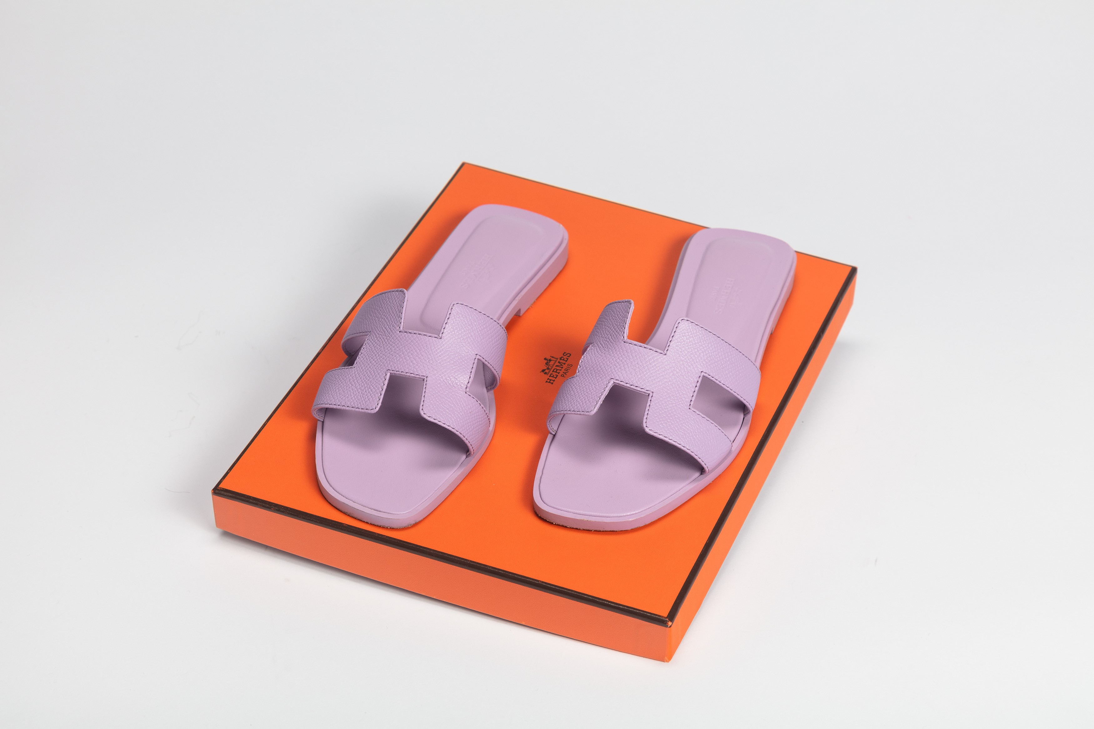 Hermès - Ciabattine Oran, in pelle epsom color lilac, misura 36