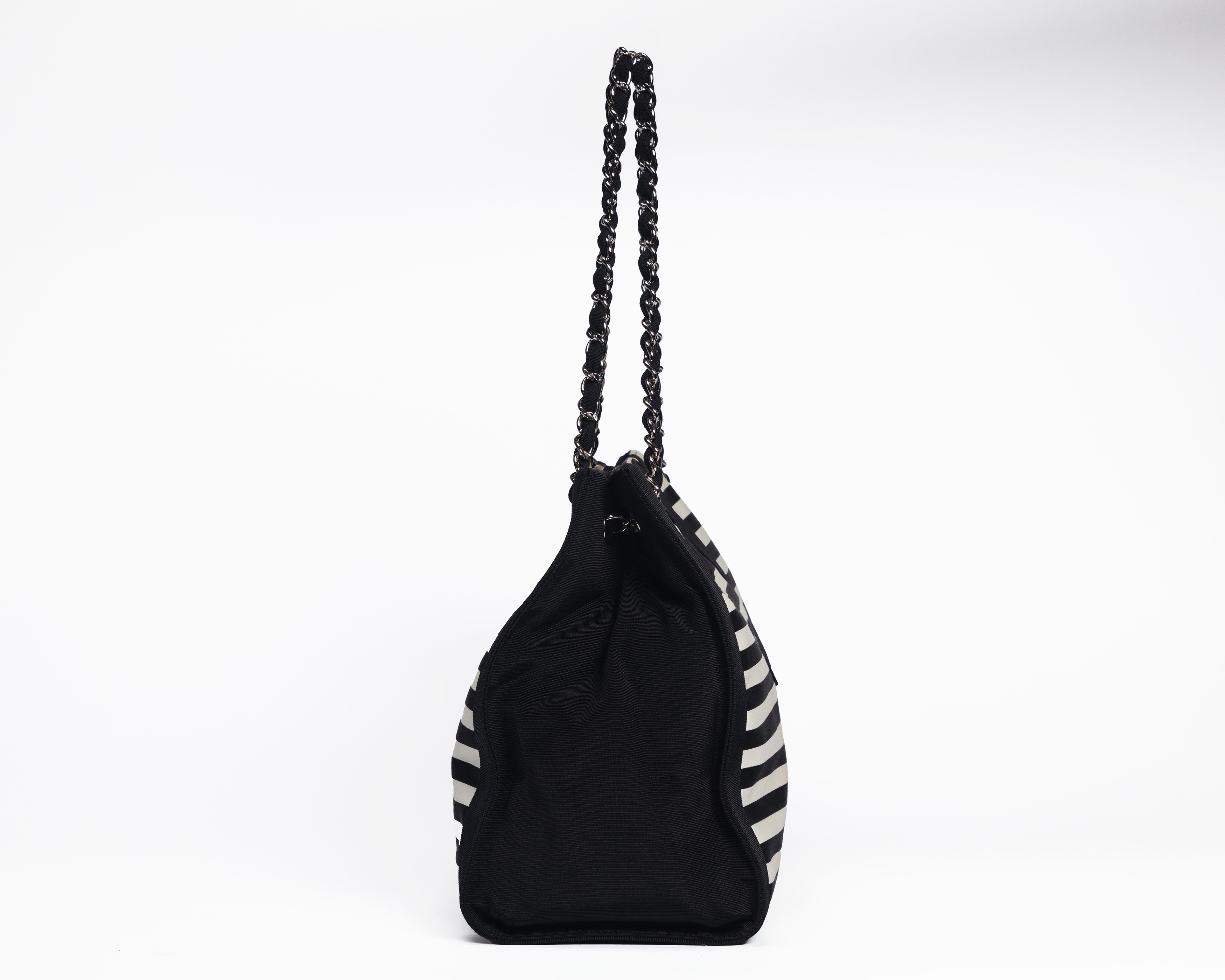 Chanel - Borsa Shopper in tela a righe bianche e nere, 2009
