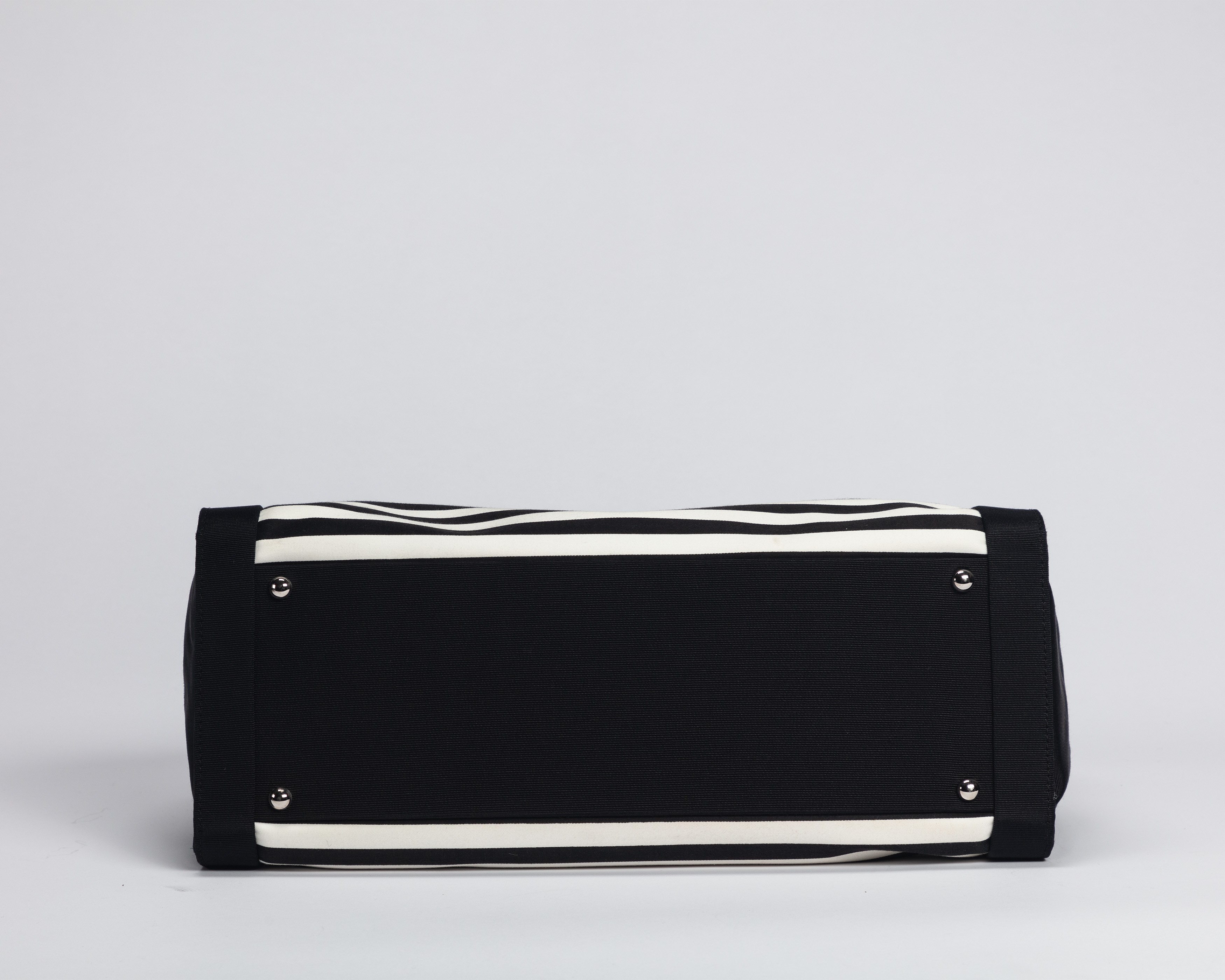 Chanel - Borsa Shopper in tela a righe bianche e nere, 2009