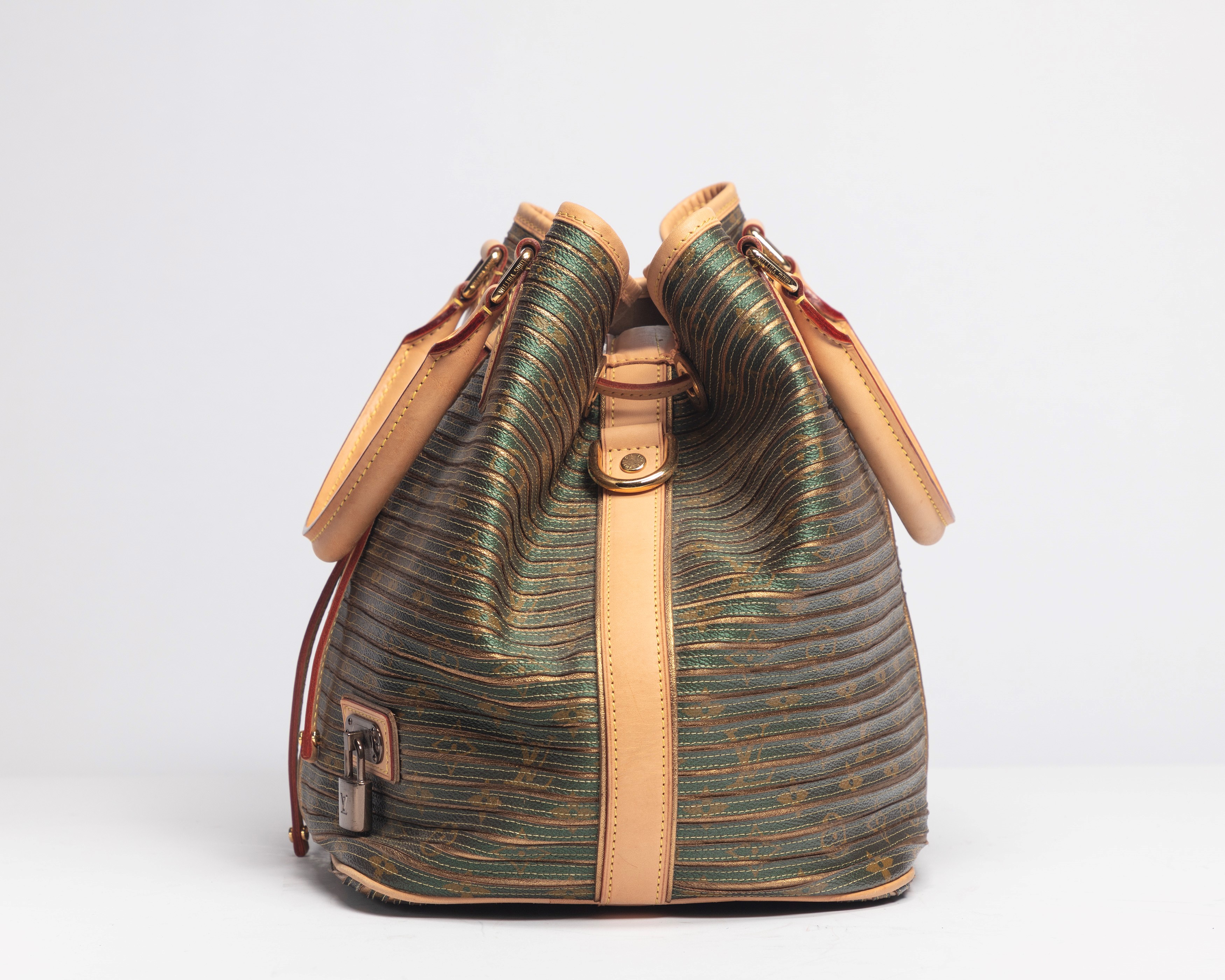 Louis Vuitton - Borsa Secchiello Eden, tessuto e pelle a righe verdi e oro