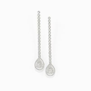 Orecchini pendenti in oro bianco 18K e diamanti taglio brillante ct 1,30