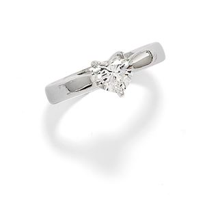 A 18K white gold and diamond ring