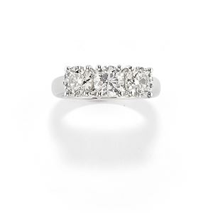 A 18K white gold and diamond ring