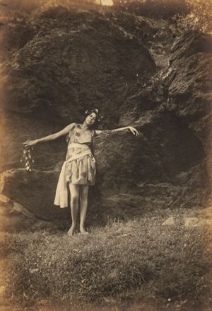 Ervina Kupkerova dans les roches