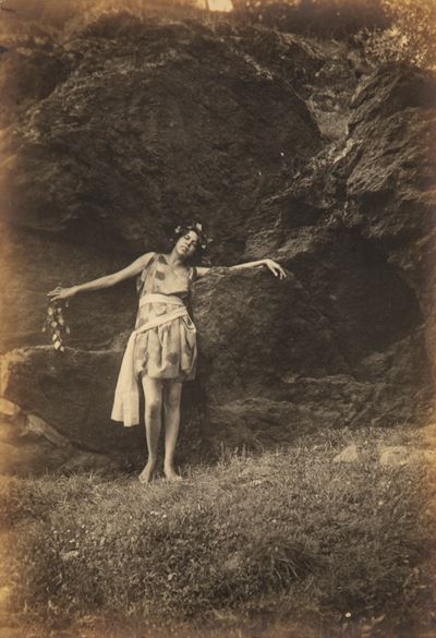 Ervina Kupkerova Dans Les Roches