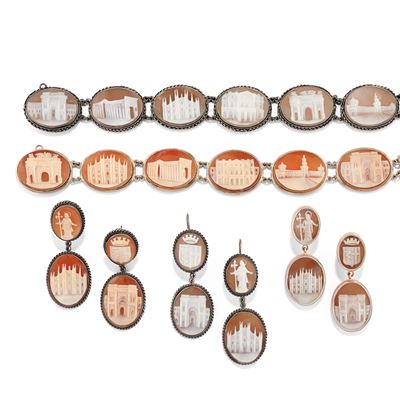 Due Bracciali e Tre Coppie di Orecchini Pendenti con Cammei