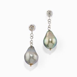 Orecchini in oro bianco 18K