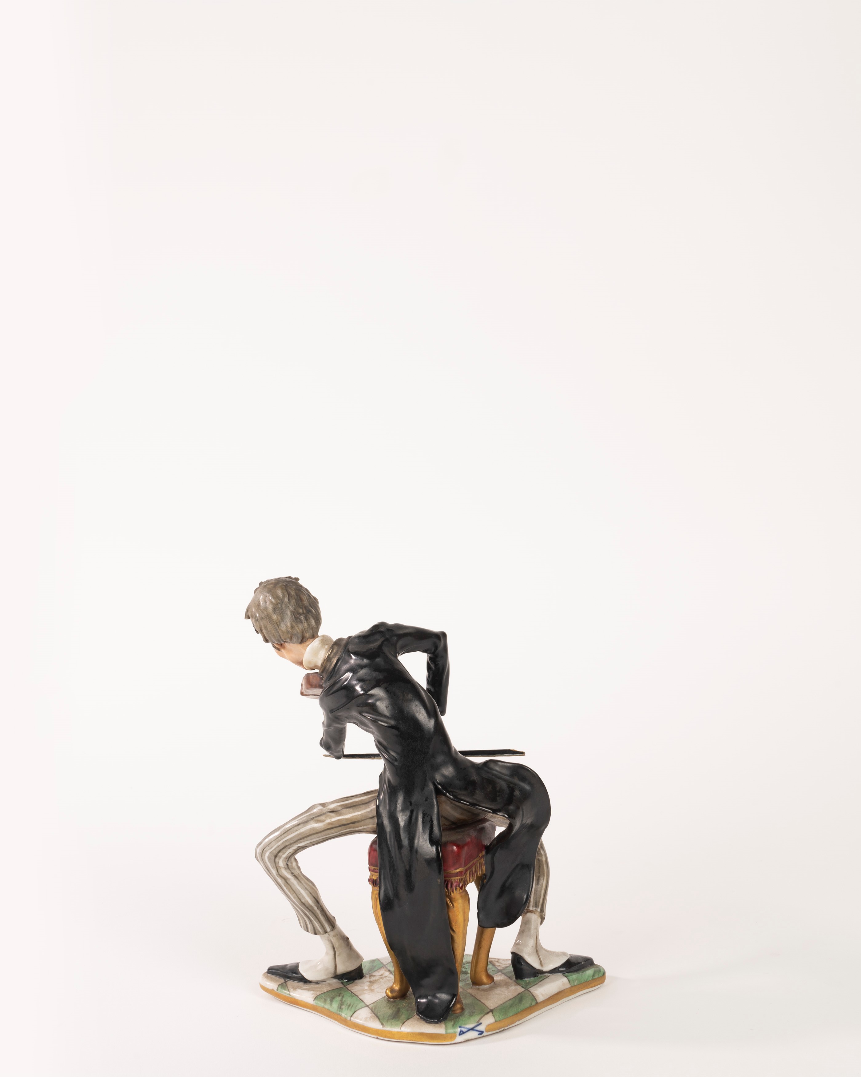Scultura in Porcellana Policroma Raffigurante Violinista, Fine Secolo XIX-inizi Secolo XX