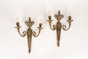Coppia di applique in bronzo dorato in stile Luigi XVI