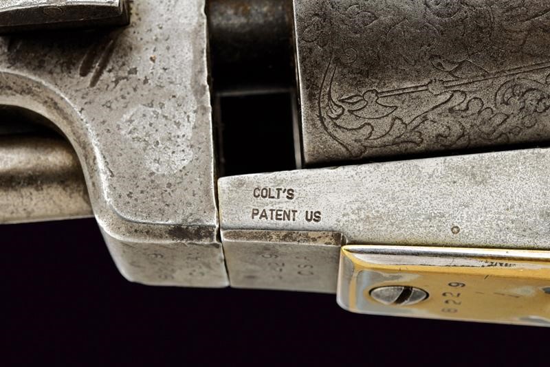 Revolver a luminello tipo Colt Dragoon con cassetta