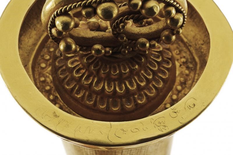 Straordinario kris con fornimenti in oro, argento e pietre dure