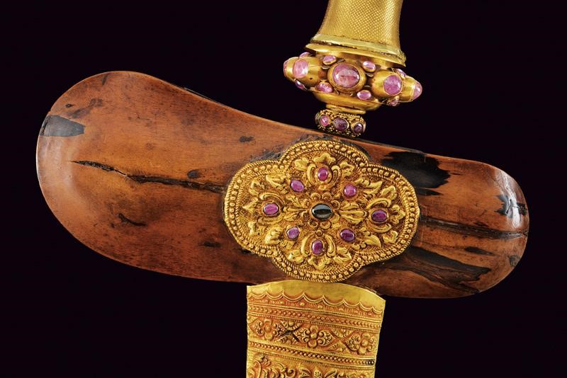 Straordinario Kris con Fornimenti in Oro, Argento e Pietre Dure