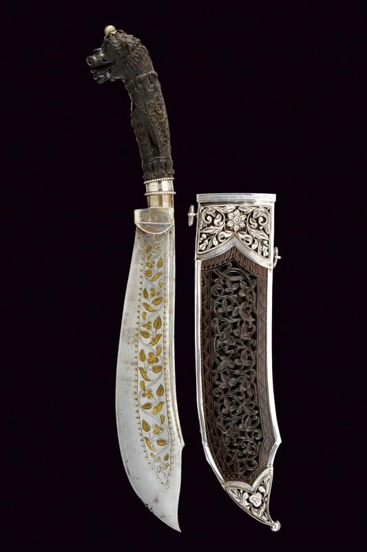 Bellissimo e Raro Coltello con Fornimenti in Argento in Scatola