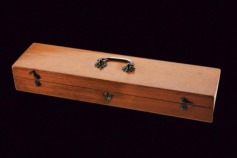 Bellissimo e raro coltello con fornimenti in argento in scatola