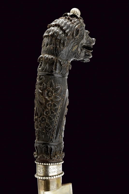 Bellissimo e raro coltello con fornimenti in argento in scatola