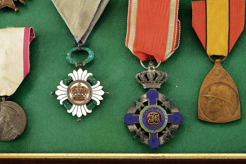 Teca con Dieci Decorazioni