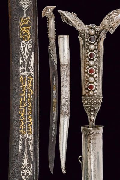 Elegante Yatagan con Fornimenti in Argento in Filigrana