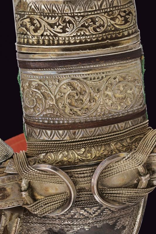 Jambiya con Fornimenti in Argento